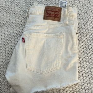 cute levi white shorts